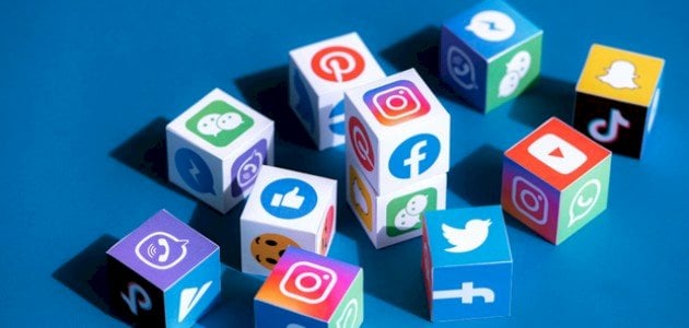 بحث عن وسائل التواصل الاجتماعي